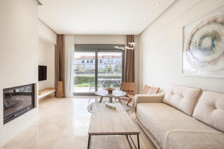 Hanioti Suite Maisonette In Front Of The Sea Exterior photo