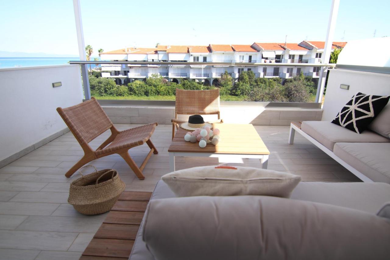 Hanioti Suite Maisonette In Front Of The Sea Exterior photo